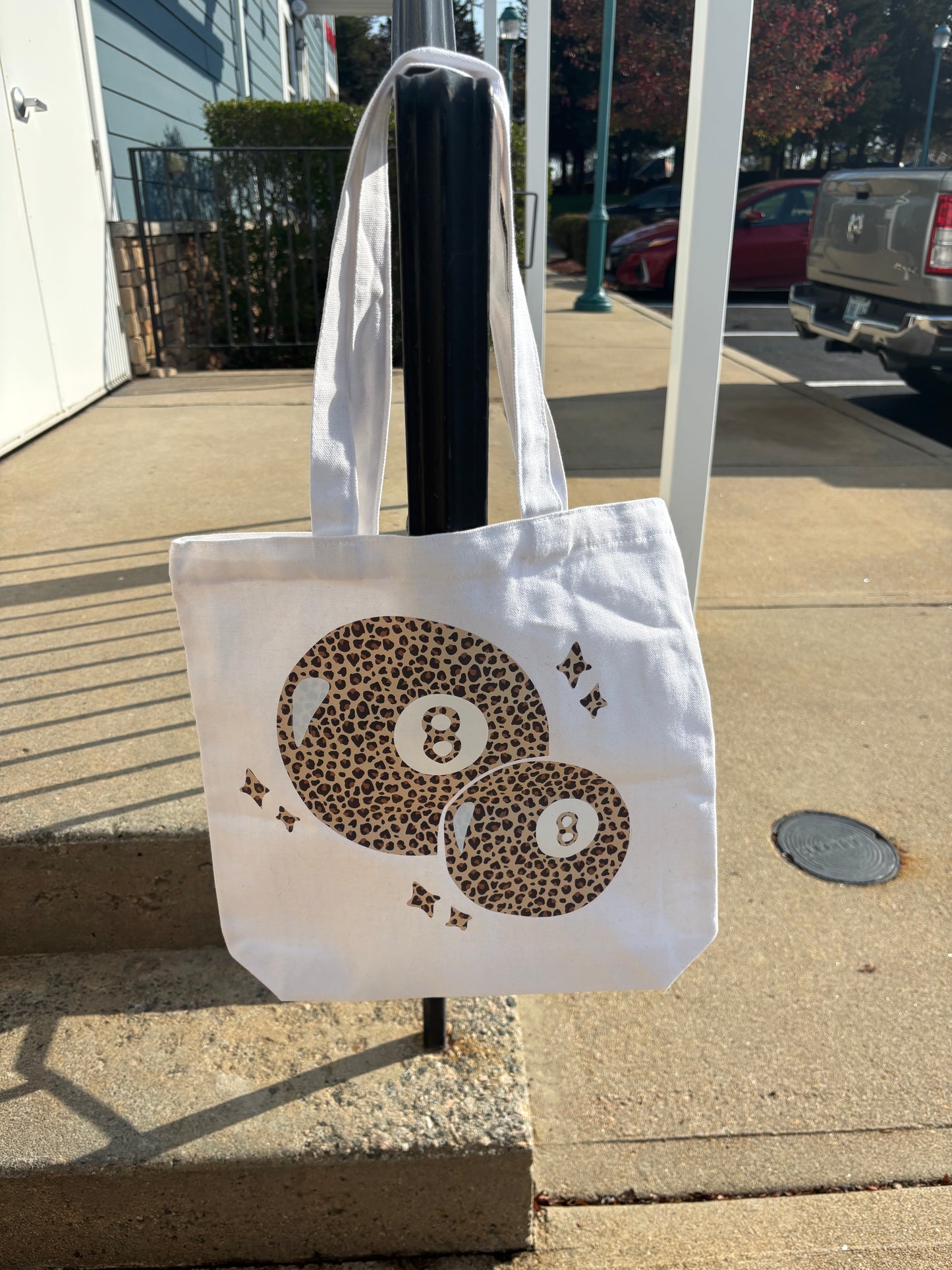 Eight ball Cheetah tote bag