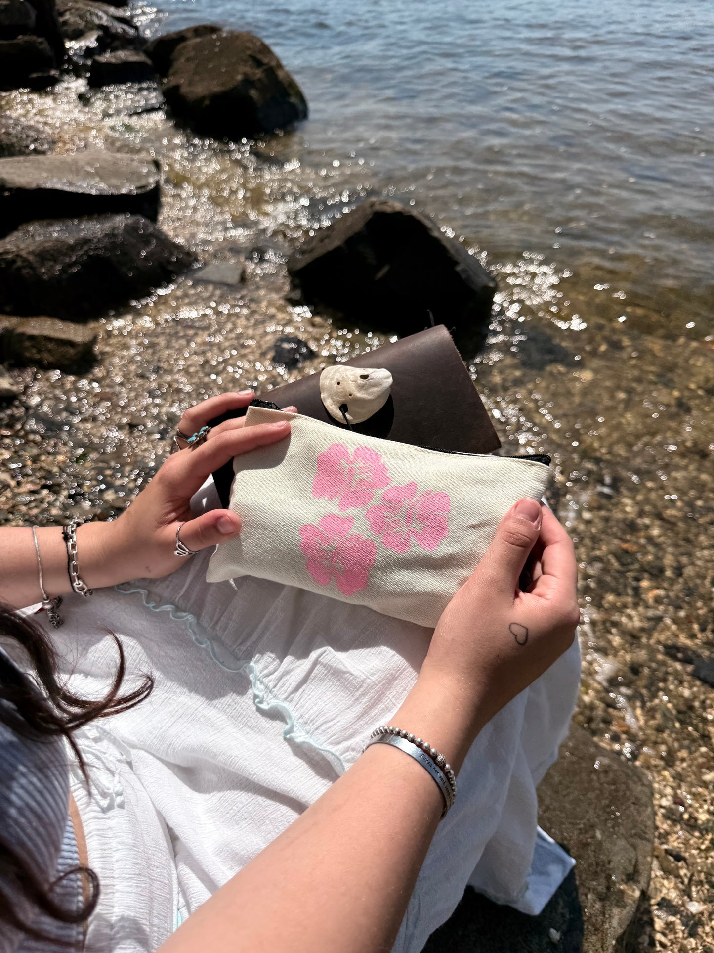 Hibiscus Breeze Zipper Pouch