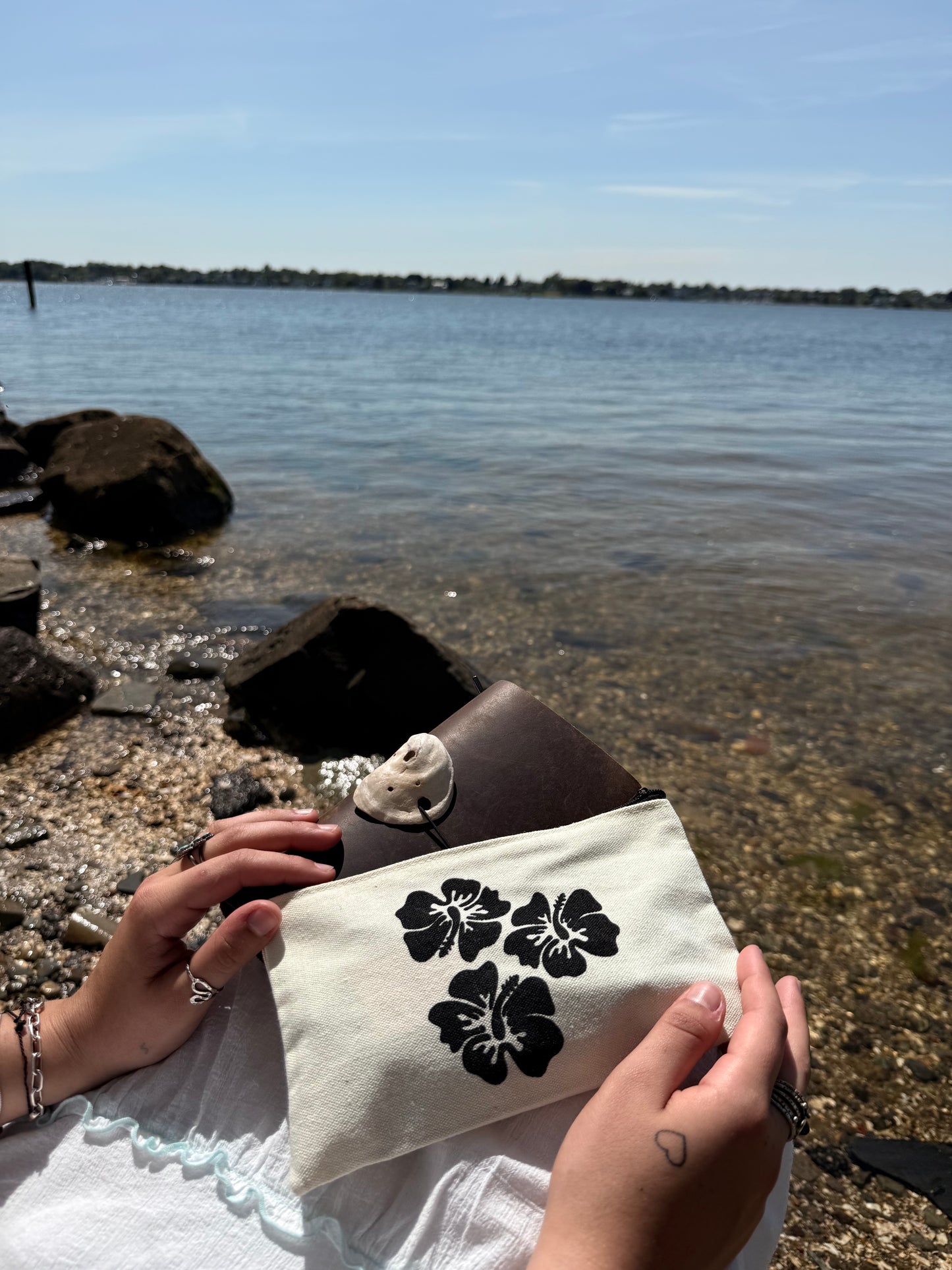 Hibiscus Breeze Zipper Pouch