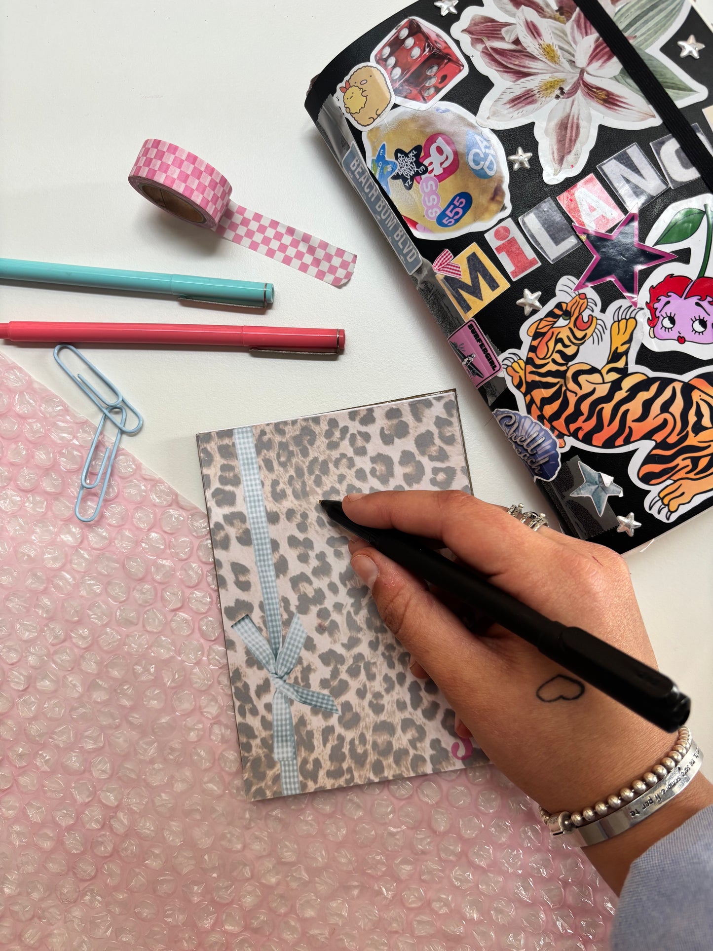 Cheetah Bow note pad