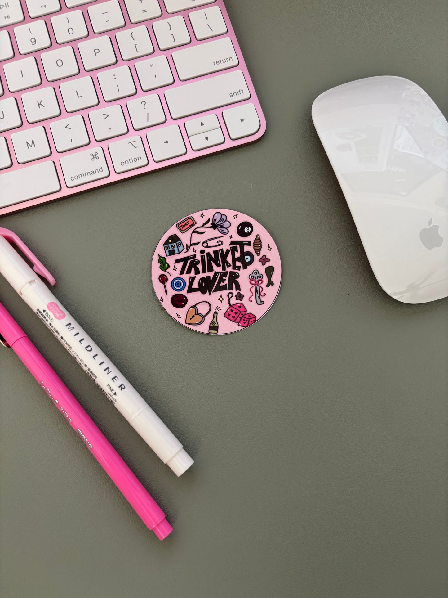 Trinket lover sticker