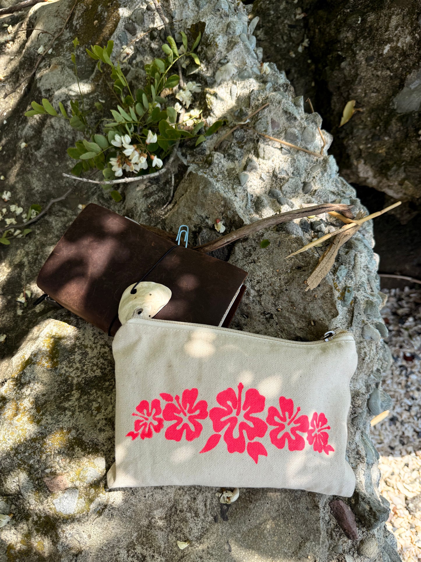 Lucky flower pouch