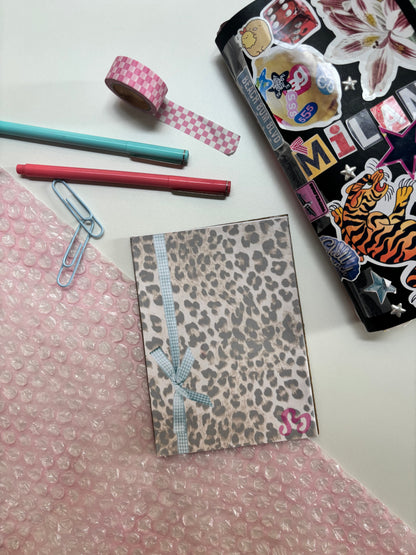Cheetah Bow note pad